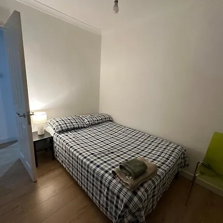 Newly Refurbished Two Bedrooms Flat Apartment