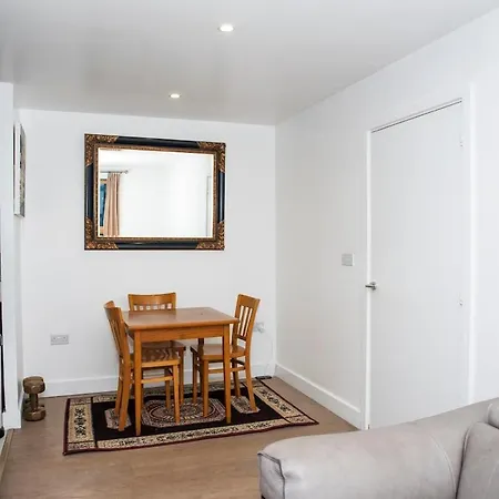 Shoreditch Apartment *