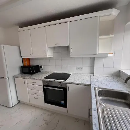 Apartment Queensway 2 Bedroom Flat