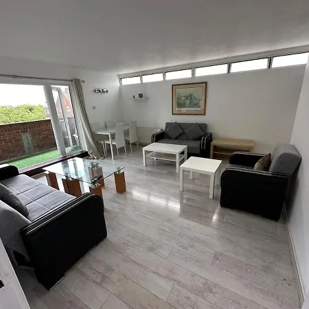 Apartment Queensway 2 Bedroom Flat