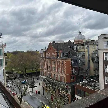 Apartment Queensway 2 Bedroom Flat London