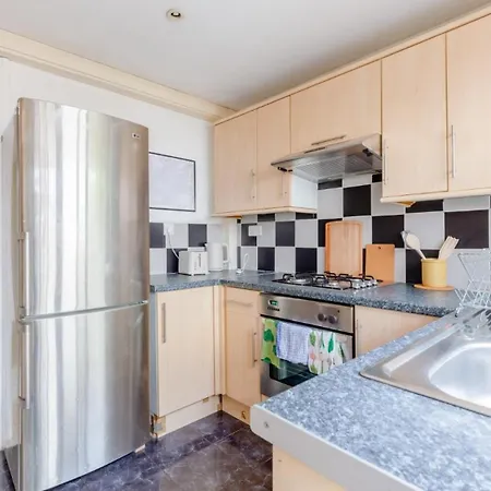 Redesigned 1bd Victorian Coach House Dalston