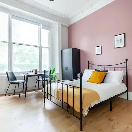 Bayswater Bliss * London