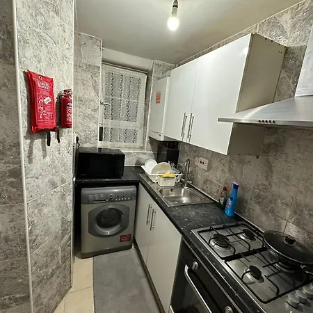 Apartment Beautiful Private Double In A Shared 3-bedroom Minutes Walk From Bethnal London