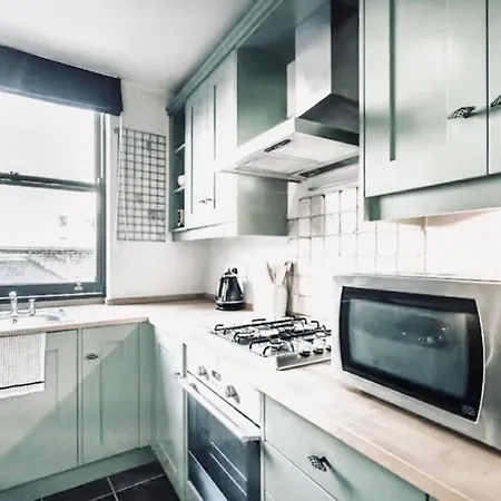 Charm - Soho Mayfair Apartment London