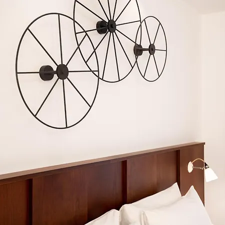 Ruby Lucy Hotel