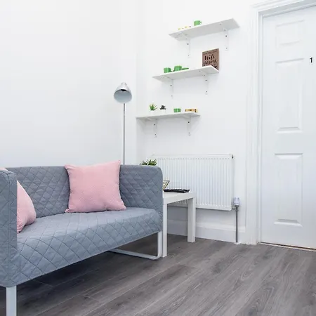 Sav - 4 Bed Town House, Holiday home *