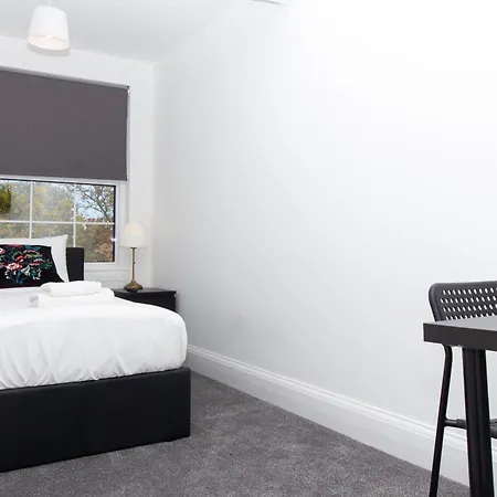 Holiday home Sav - 4 Bed Town House, Harrow