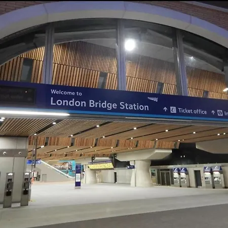 Contemporary 1-bedroom Near Tower Bridge & Bridge -ideal For Extended London