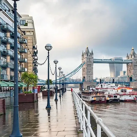Contemporary 1-bedroom Near Tower Bridge & Bridge -ideal For Extended Apartment *