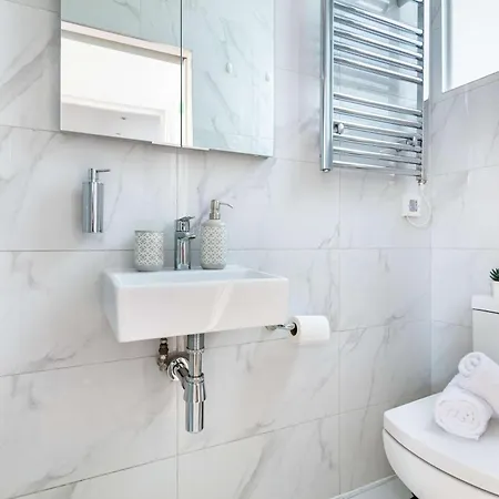 Bnbnova - Fitzrovia With Balcony Near Oxford Circus London