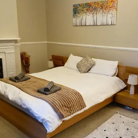 Charming Flat In Wimbledon London