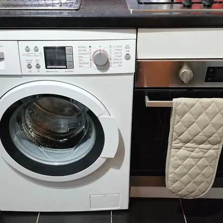 Charming Flat In Wimbledon