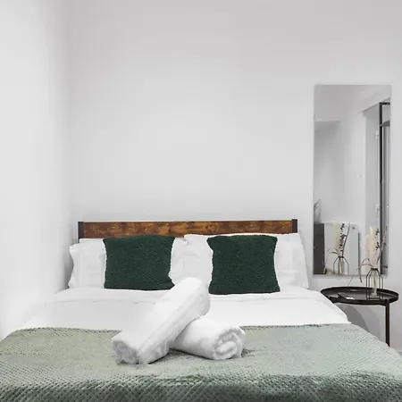 Kensington With Private Bathroom & Garden * London