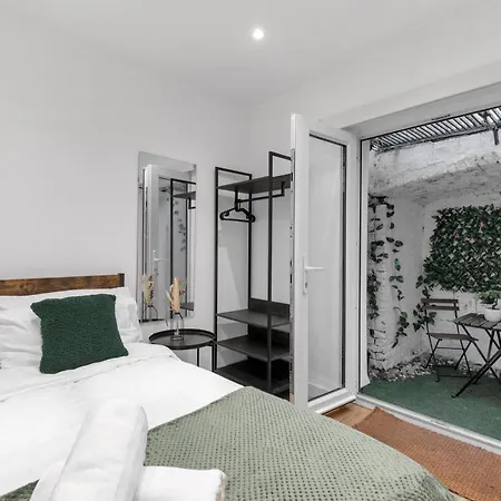 Kensington With Private Bathroom & Garden * London