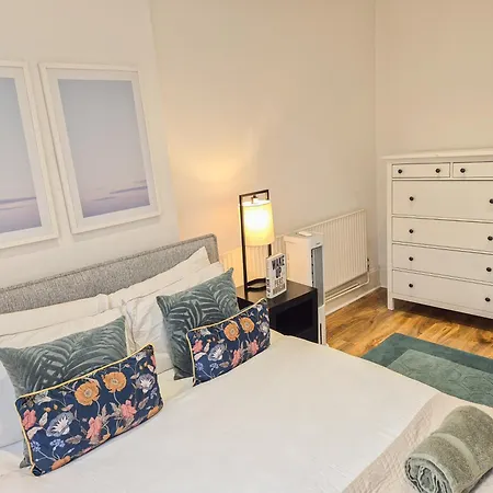Stylish 2-bedroom Near Abbey Road, Maida Vale Apartment London