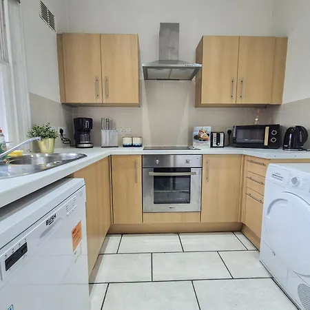 Apartment Stylish 2-bedroom Near Abbey Road, Maida Vale London