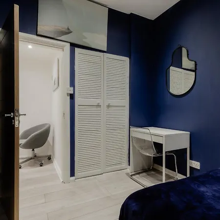 Edgware Road Apartment *