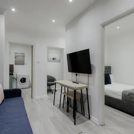 Edgware Road Apartment