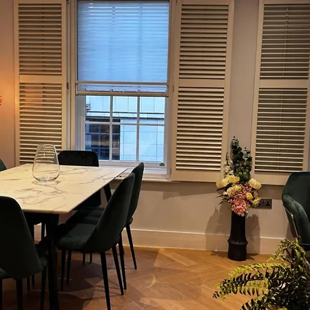 Charm - Soho Mayfair Apartment *