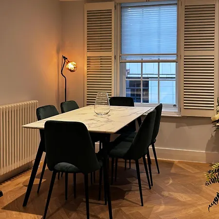 Charm - Soho Mayfair Apartment London