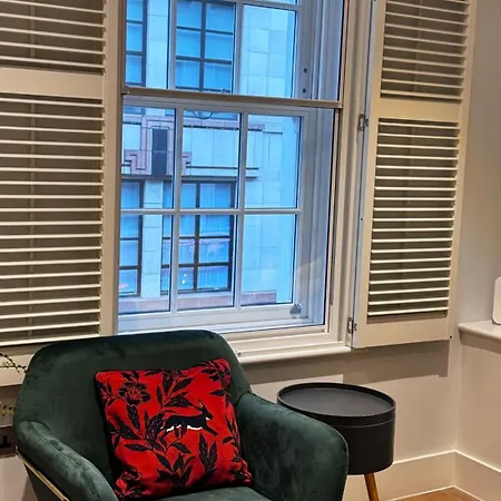 Charm - Soho Mayfair Apartment *