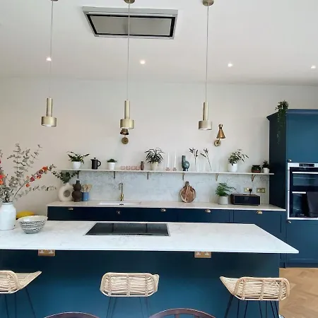 Holiday home 4 Bedroom Newly Renovated