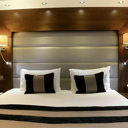 Park Grand Kensington 4*