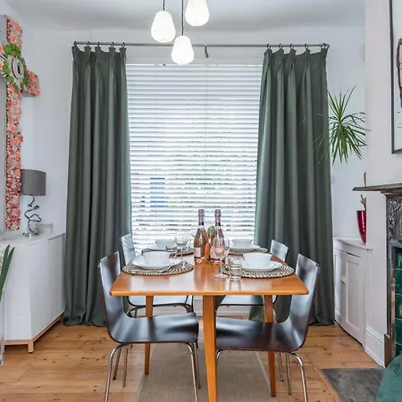 Apartment Chic 1-bed Garden Flat, London, Convenient For Tower Bridge, Great Public Transport