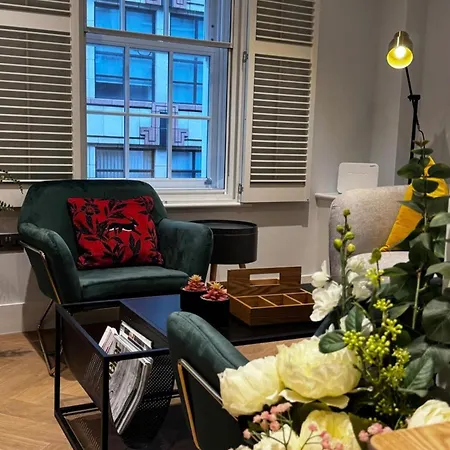 Charm - Soho Mayfair Apartment *