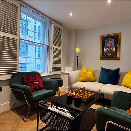 Charm - Soho Mayfair Apartment *
