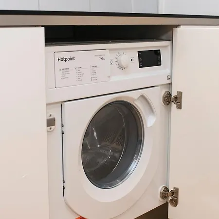 Stylish 2 Bedroom Flat In Notting Hill *