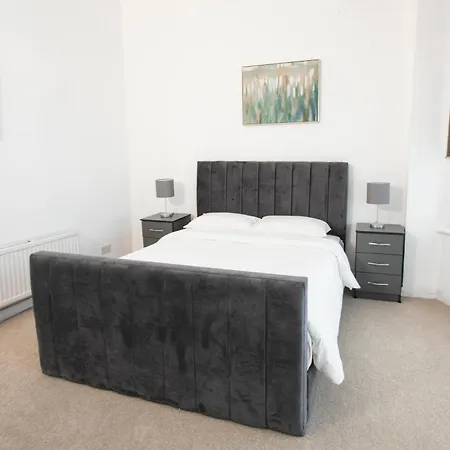 Stylish 2 Bedroom Flat In Notting Hill *
