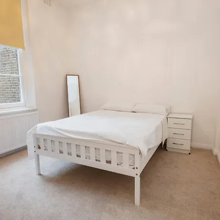 Stylish 2 Bedroom Flat In Notting Hill London