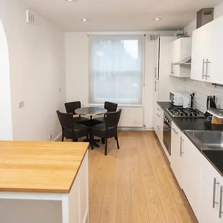 Stylish 2 Bedroom Flat In Notting Hill *