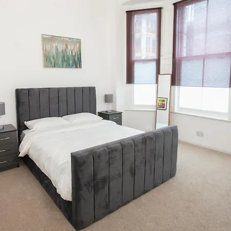 Stylish 2 Bedroom Flat In Notting Hill *