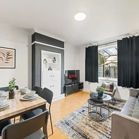 Apartment Spacious 4br, Sleeps 7, Garden, Free Parking *