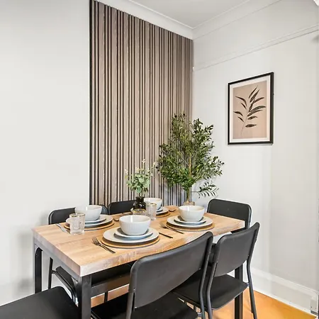 Spacious 4br, Sleeps 7, Garden, Free Parking *
