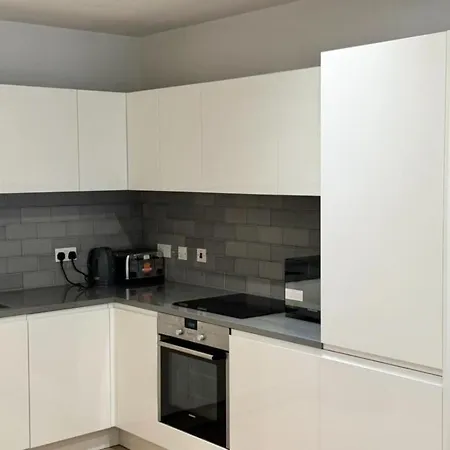 Apartment 2 Bed By Excel London