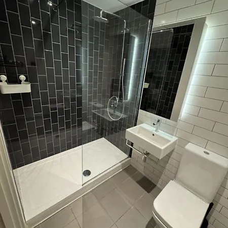 Apartment 2 Bed By Excel London