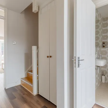 Apartment Cosy 4bd Flat In Stockwell With Private Patio