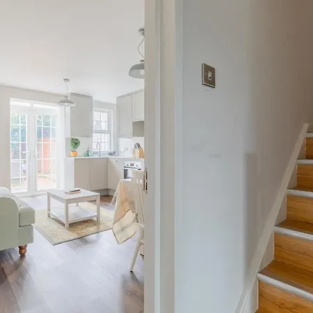 Cosy 4bd Flat In Stockwell With Private Patio Apartment *