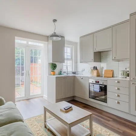 Cosy 4bd Flat In Stockwell With Private Patio * London