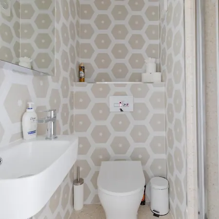 Apartment Cosy 4bd Flat In Stockwell With Private Patio