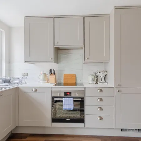 Cosy 4bd Flat In Stockwell With Private Patio London