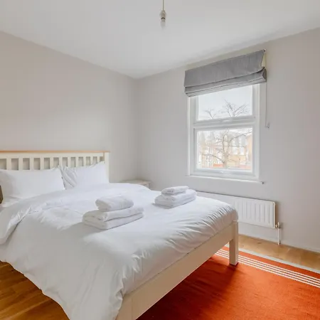 Cosy 4bd Flat In Stockwell With Private Patio
