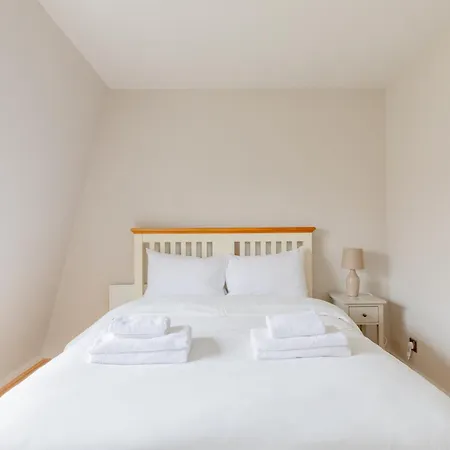Cosy 4bd Flat In Stockwell With Private Patio Apartment London