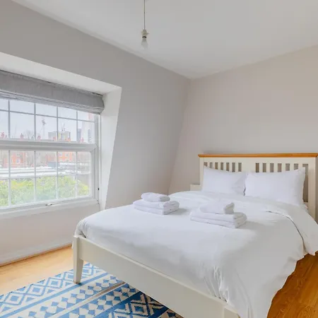 Apartment Cosy 4bd Flat In Stockwell With Private Patio London