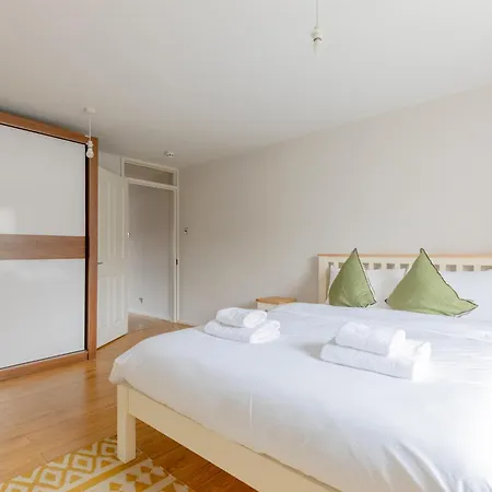 Cosy 4bd Flat In Stockwell With Private Patio Apartment