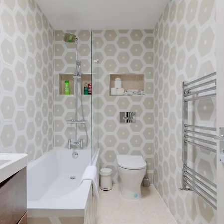 Apartment Cosy 4bd Flat In Stockwell With Private Patio London